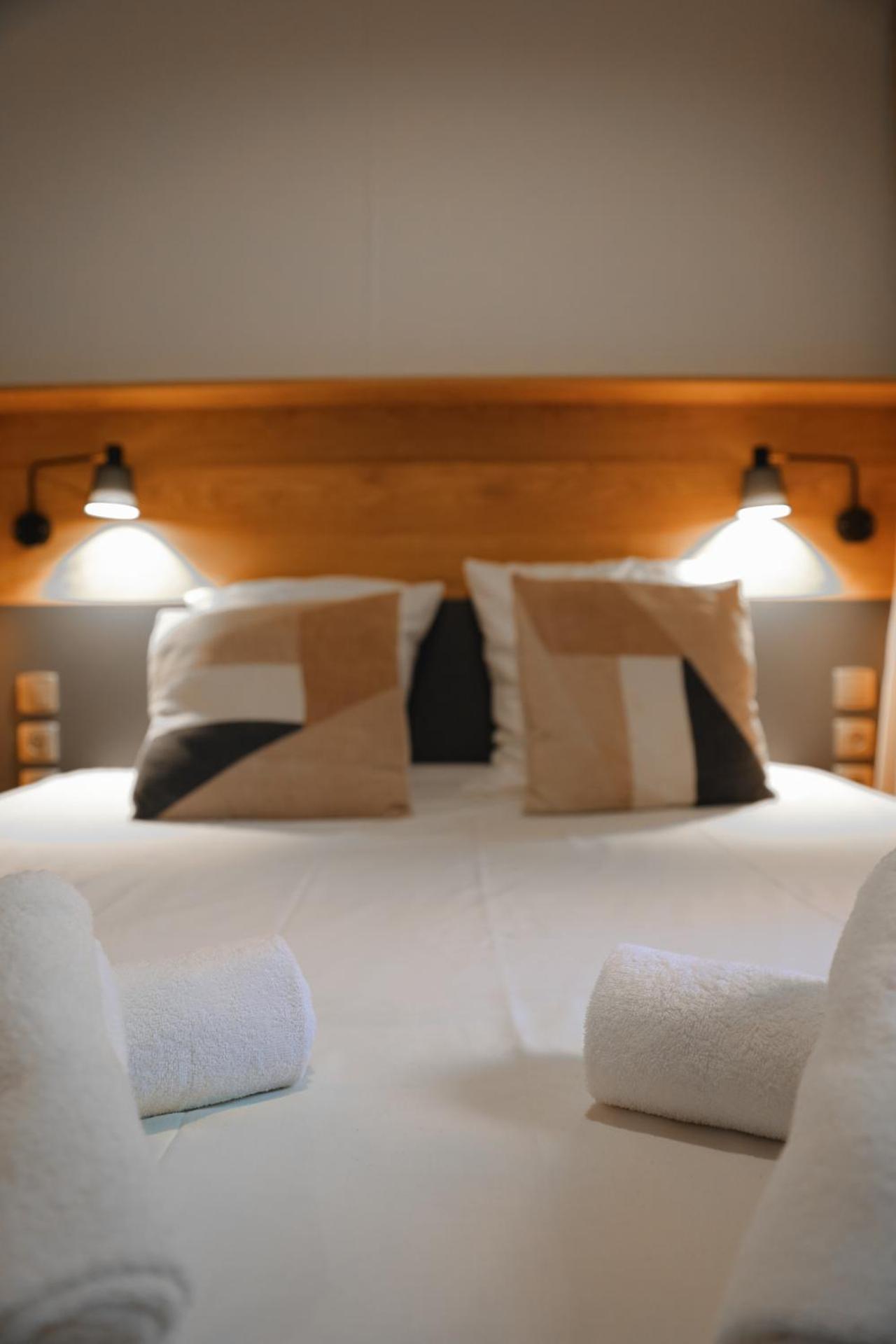 Rives D'Arc Hotell Vallon-Pont-dʼArc Rum bild